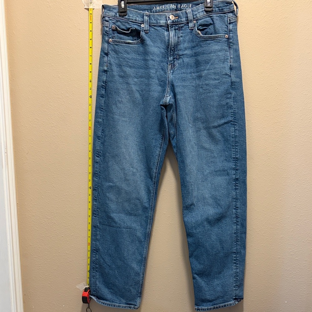 American Eagle Outfitters Men’s Straight Jeans in Medium Blue